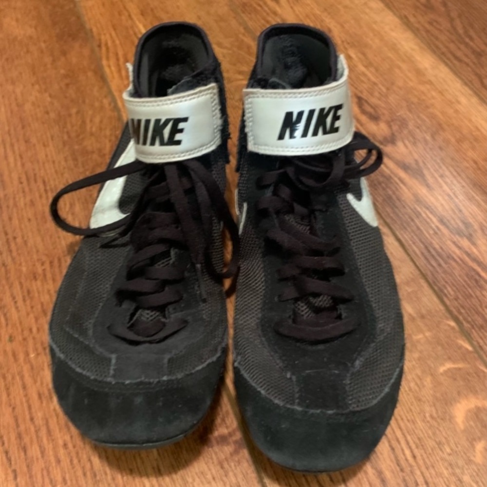 Nike Speedsweep Vll Wrestling Shoes: Size 8